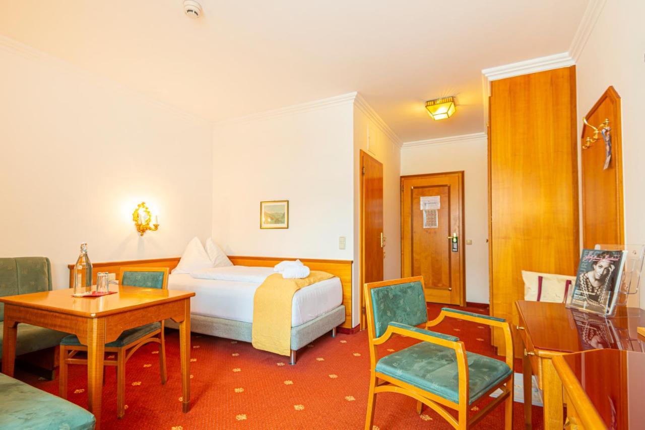 Hotel Germania Gastein - Ganzjaehrig Inklusive Alpentherme Gastein & Sommersaison Inklusive Gasteiner Bergbahnen Bad Hofgastein Exteriör bild